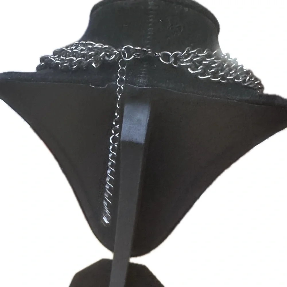 Statement necklace! Gunmetal chain with faceted beads and crystal accents